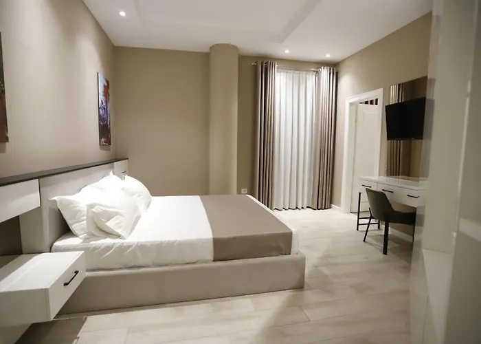 Admiral * Эльбасан